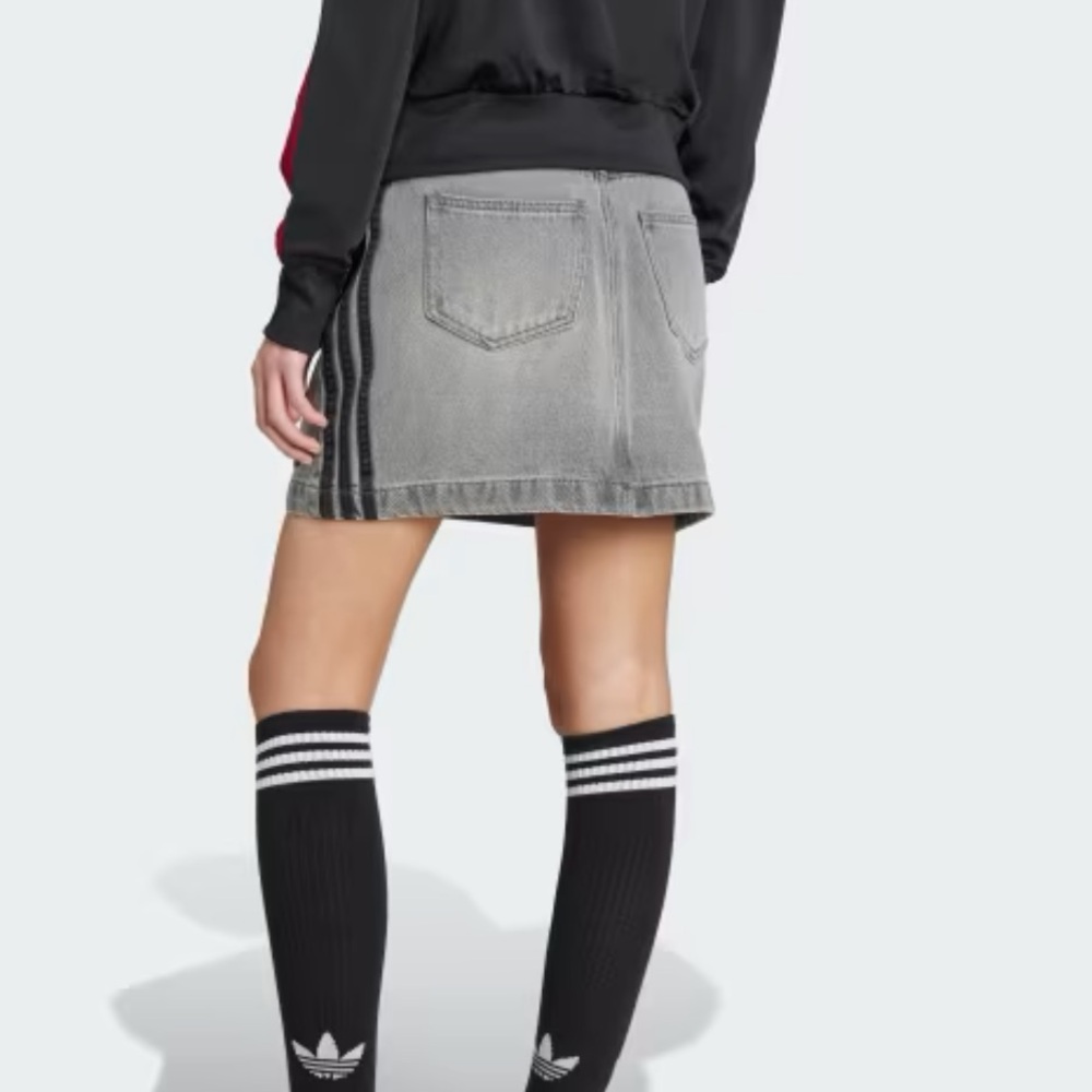 New adidas Adicolor 3-Stripes Denim Mini Skirt - Picture 4 of 12